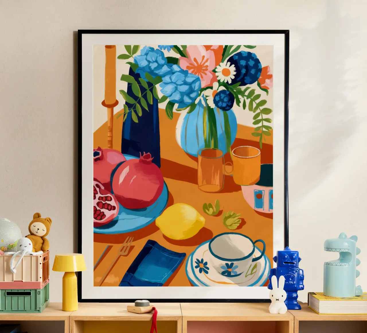 Lebendiges Stillleben Poster mit Holzrahmen von Artie Shifa