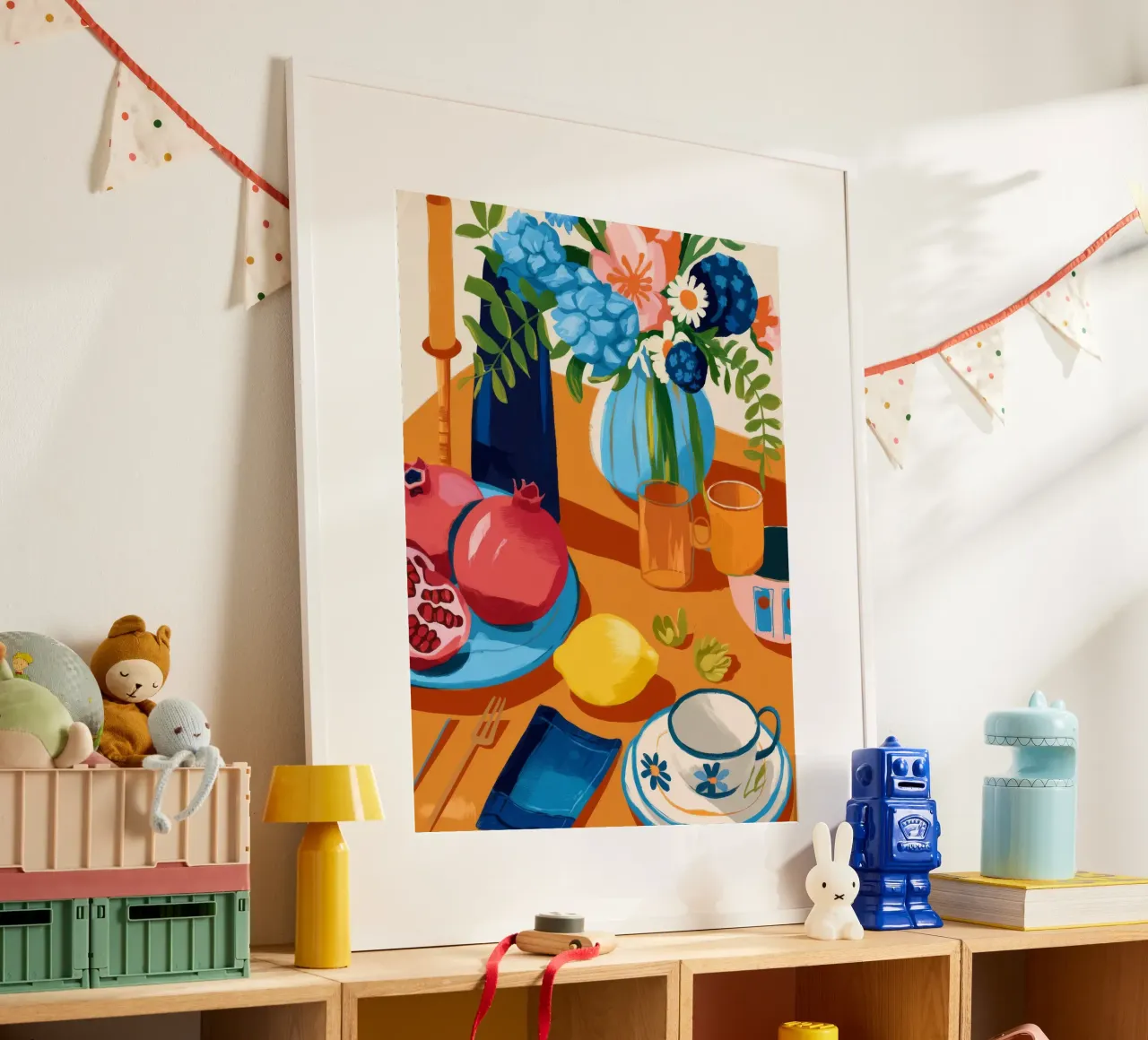 Lebendiges Stillleben Poster mit Holzrahmen von Artie Shifa