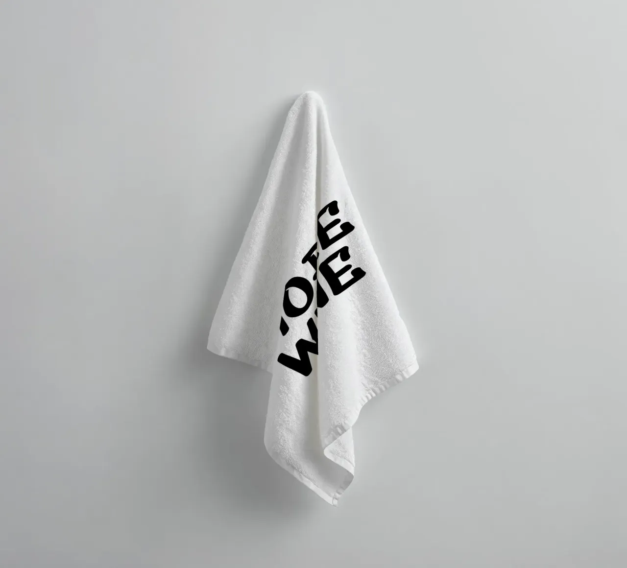 Plus Wine Typography Minimalist Simple Elegant serviette de bain de YV TYPOGRAPHY