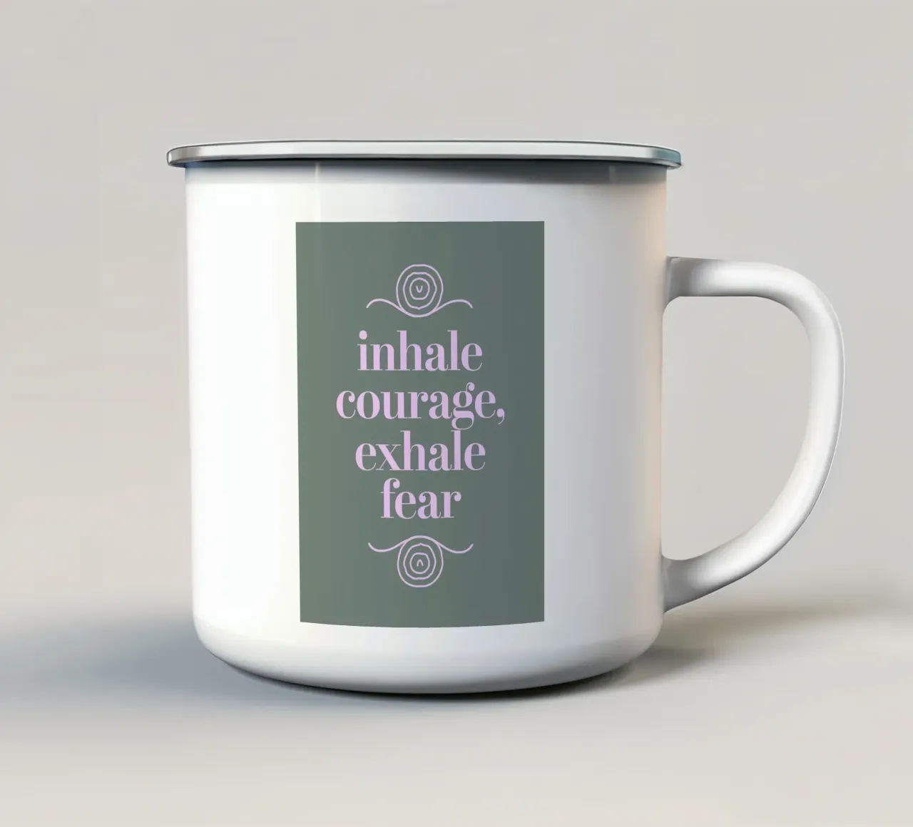 Inspirare coraggio, espirare paura tazza in smalto da logic