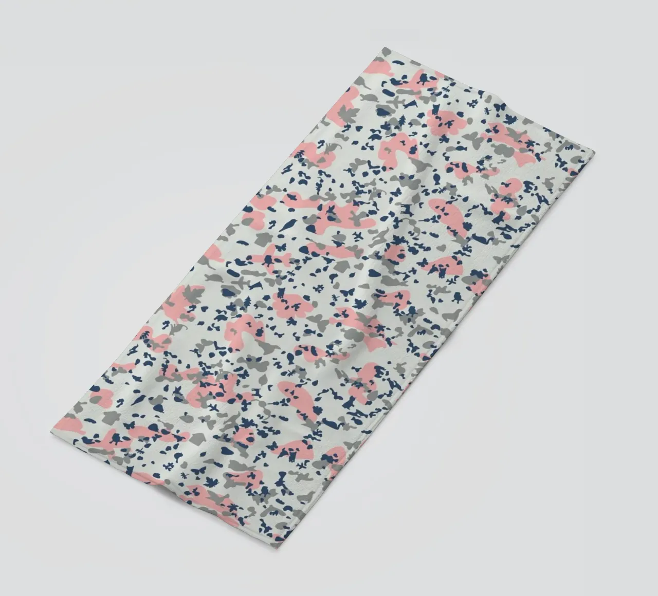 UN/HIDE - Camo Rmady Fathi beach towel by Arthelps gGmbH