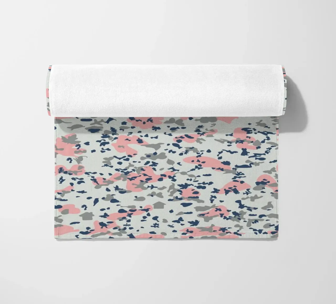UN/HIDE - Camo Rmady Fathi beach towel by Arthelps gGmbH