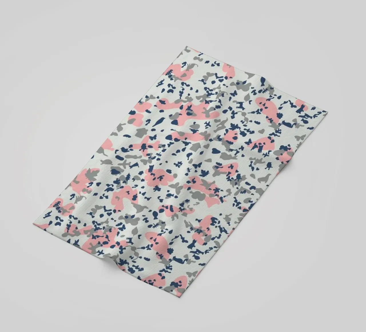UN/HIDE - Camo Rmady Fathi beach towel by Arthelps gGmbH