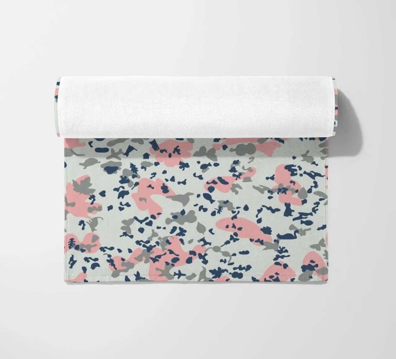UN/HIDE - Camo Rmady Fathi beach towel by Arthelps gGmbH