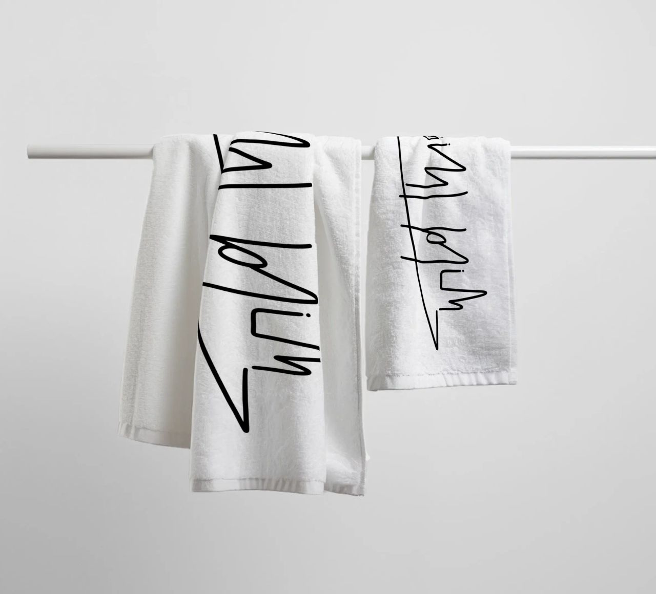 wild thing asciugamano da bagno da LIMITED EDITION LETTERS