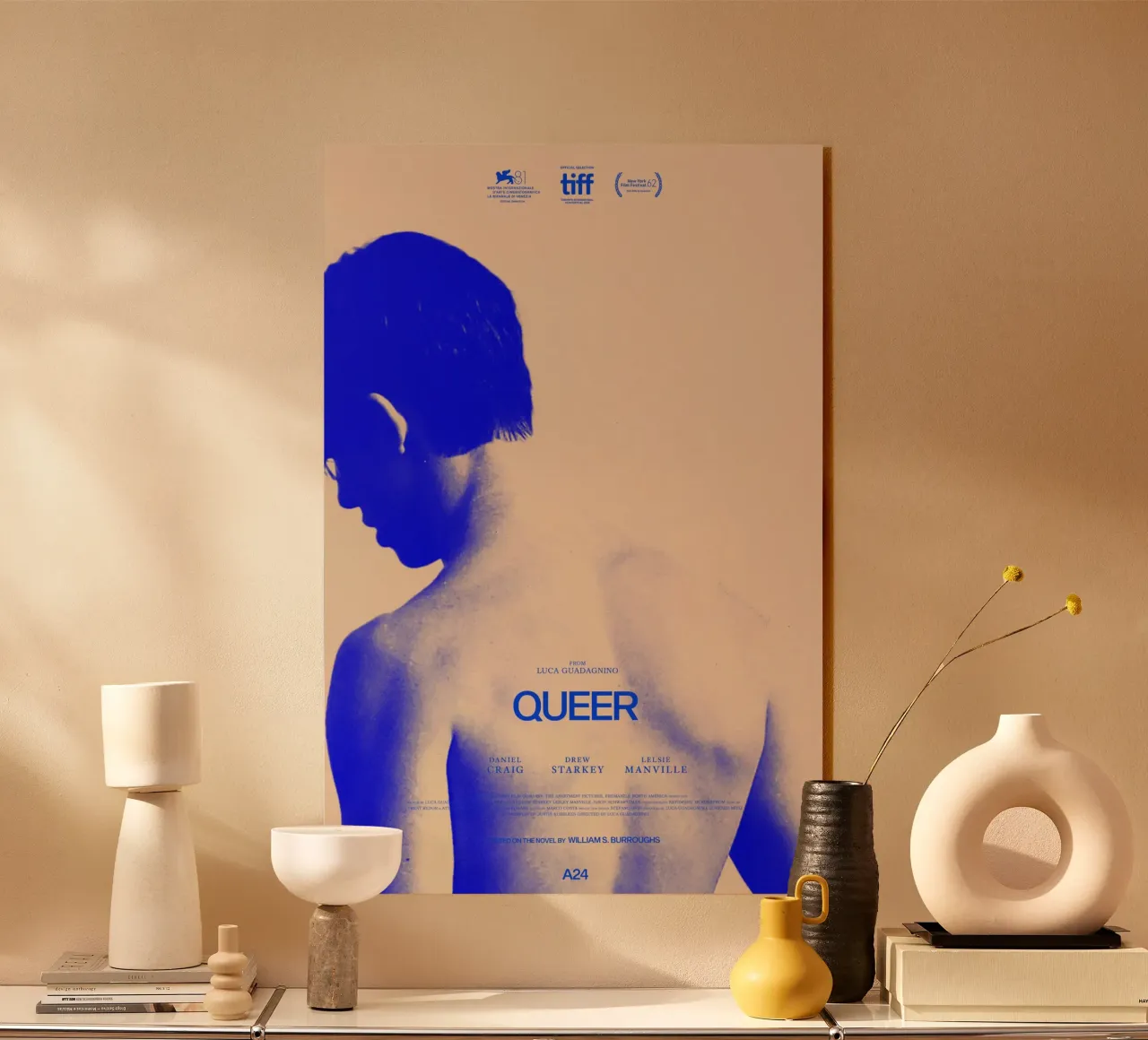 Queer plexiglass da Attaboy Dsgn