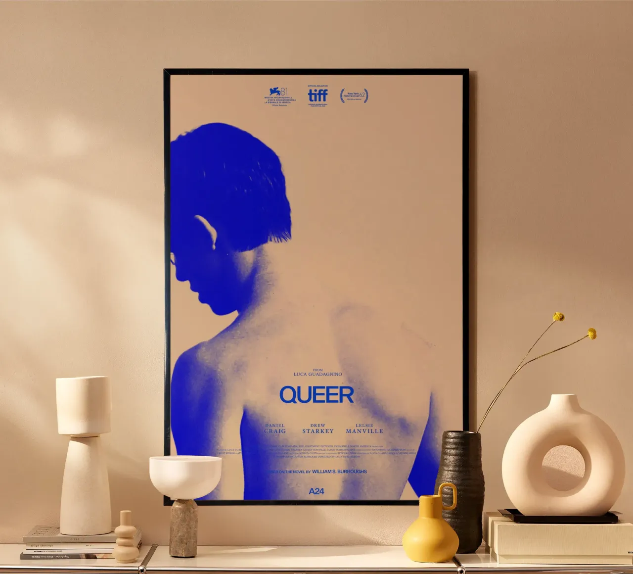 Queer Movie poster con telaio in legno da Attaboy Dsgn