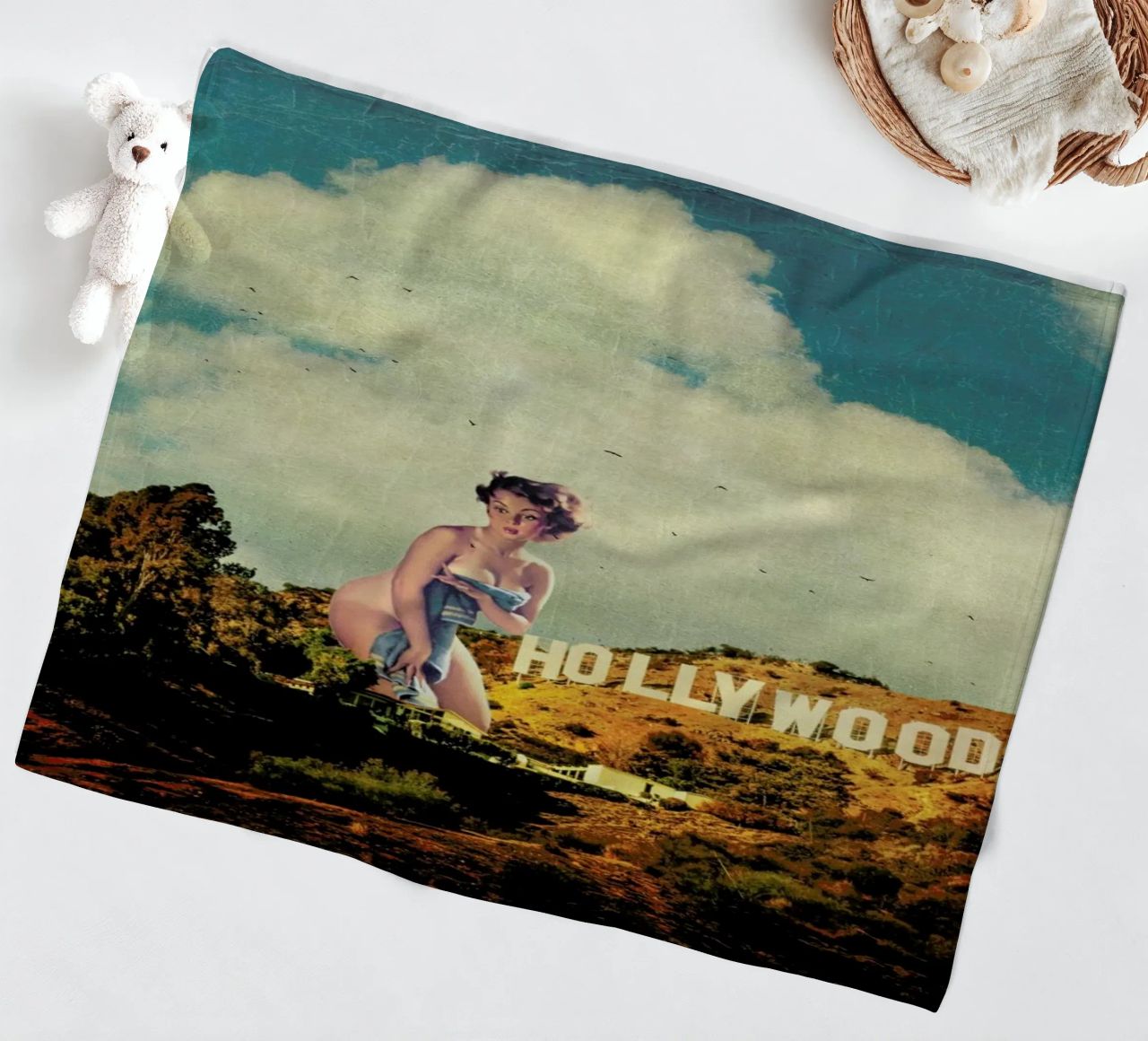 L.A. Pinup coperta in pile da Jason Brueck