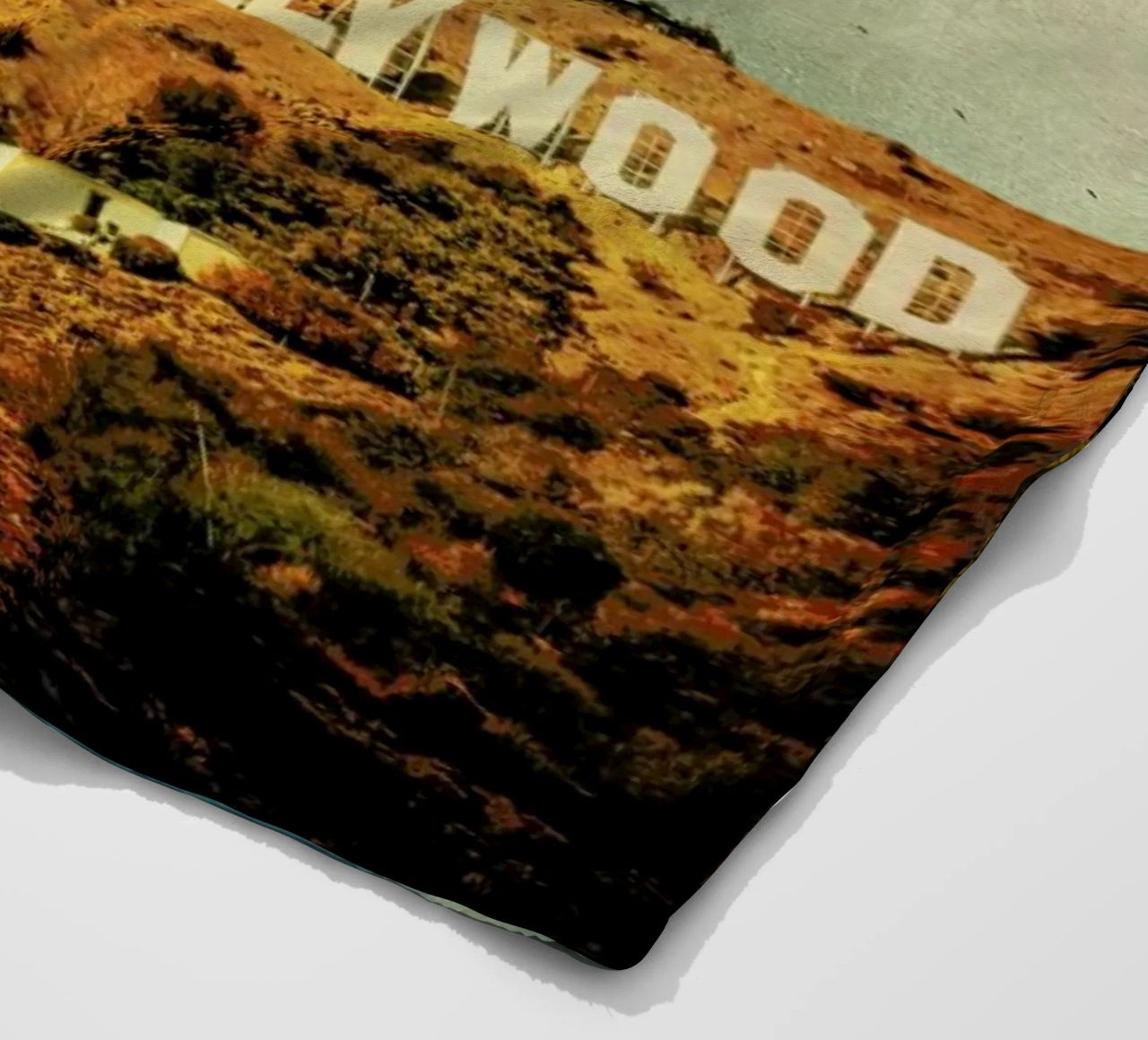 L.A. Pinup coperta in pile da Jason Brueck