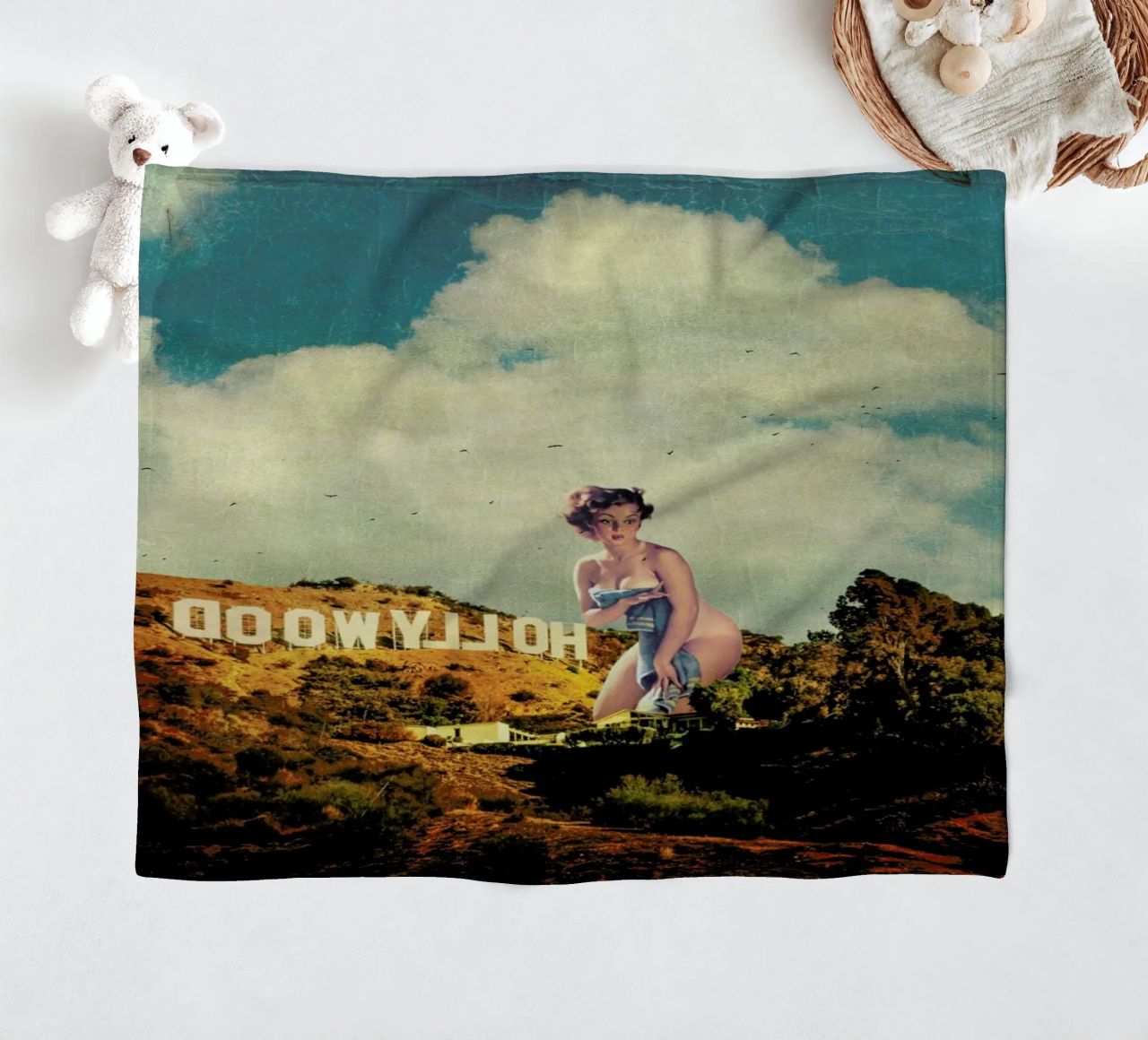 L.A. Pinup coperta in pile da Jason Brueck