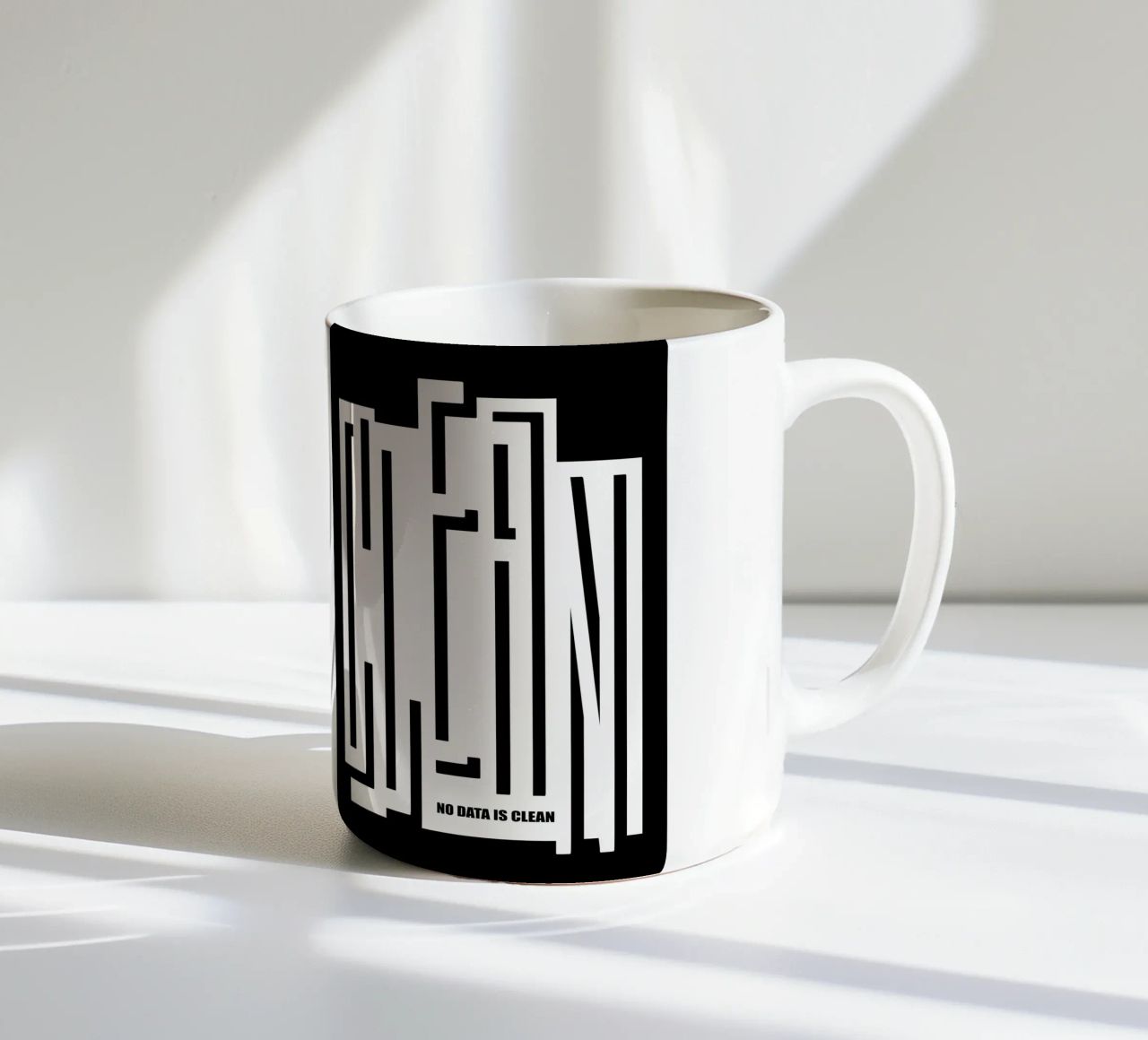 CLEAN - no data is clean tazza in ceramica da LIMITED EDITION LETTERS