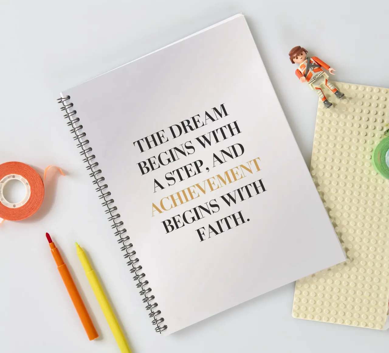 Le rêve commence par un pas, et l'accomplissement commence par un échec. carnet à spirale de logic