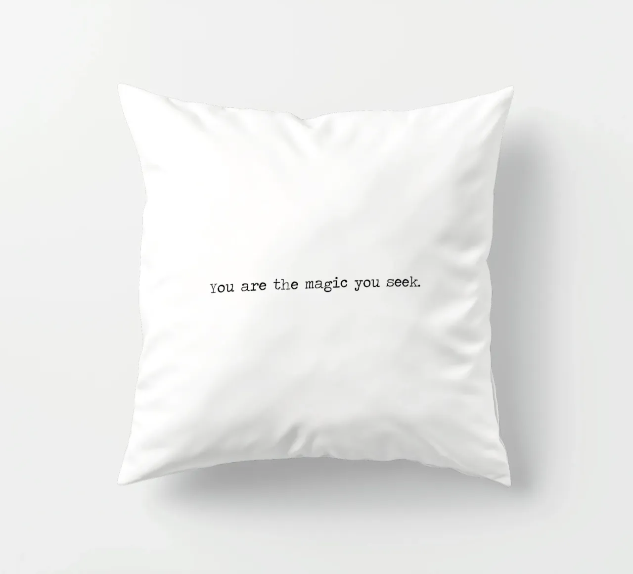You Are the Magic You Seek - minimalist quote cuscino da Summer Soul Co. - Quotes