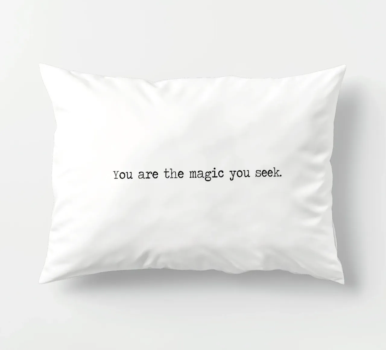 You Are the Magic You Seek - minimalist quote cuscino da Summer Soul Co. - Quotes
