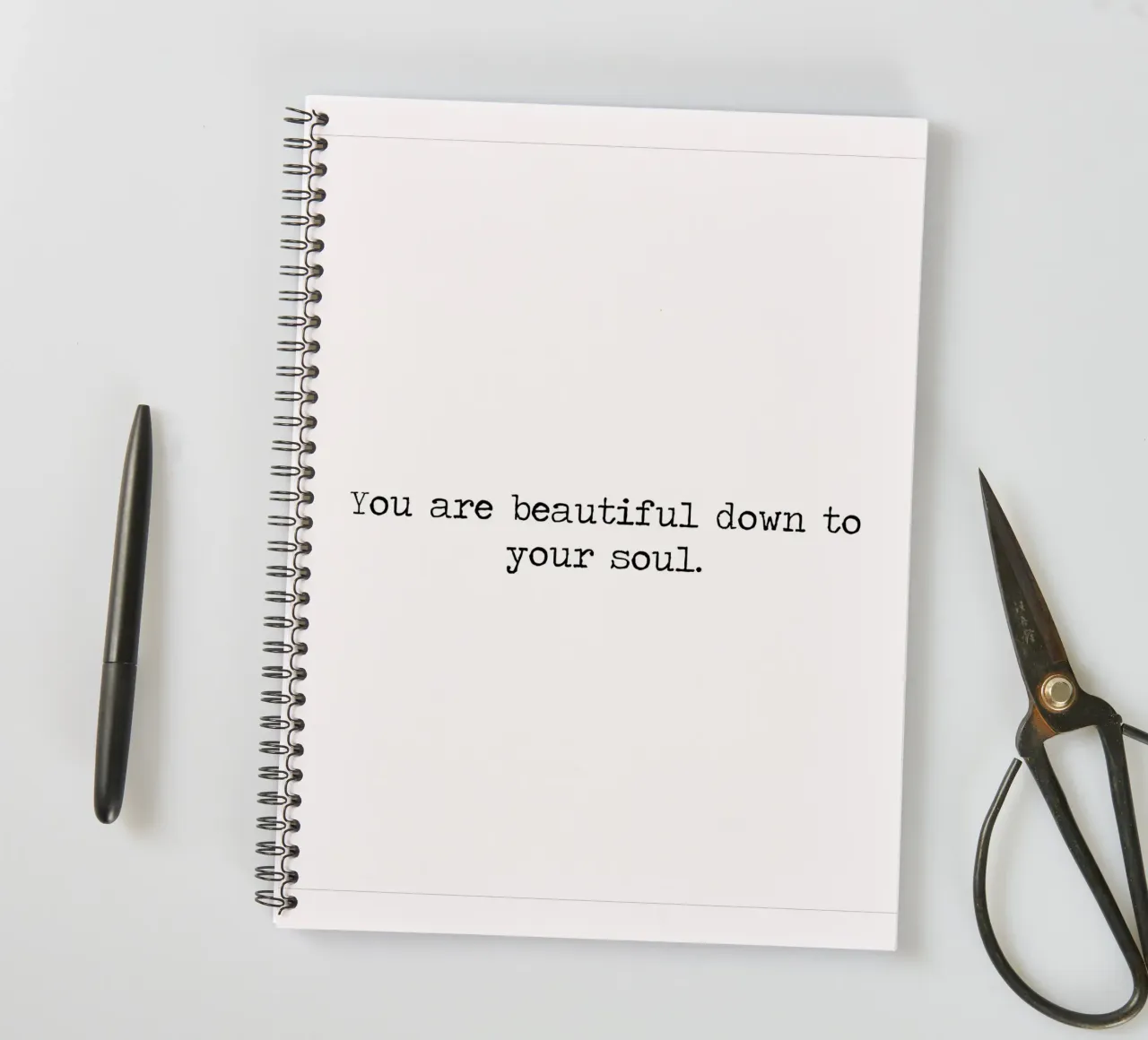 Vous êtes belle jusqu'au bout des ongles - Citation carnet à spirale de Summer Soul Co. - Quotes