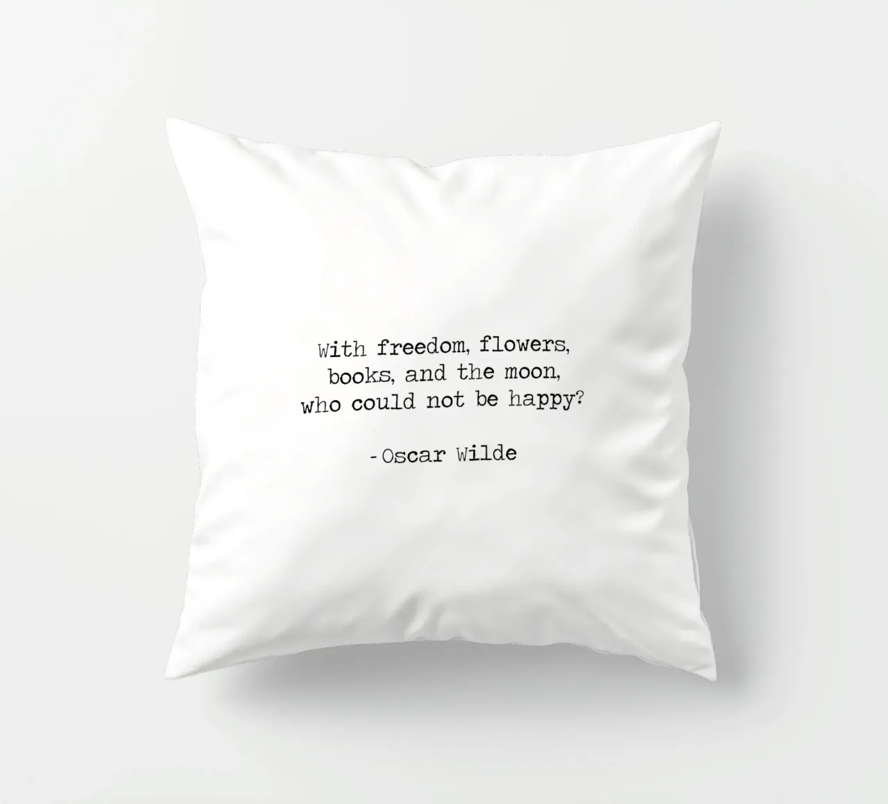 "Con i fiori della libertà i libri e la luna", citazione di Oscar Wilde cuscino da Summer Soul Co. - Quotes