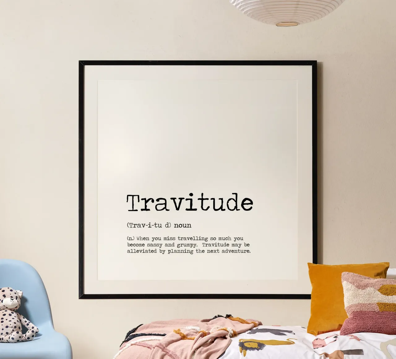 Travitude noun definition black and white travel lover quote poster con telaio in legno da Summer Soul Co. - Quotes
