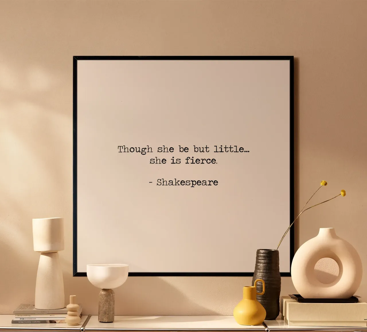 Bien qu'elle soit petite, elle est féroce - Citation de Shakespeare poster de Summer Soul Co. - Quotes