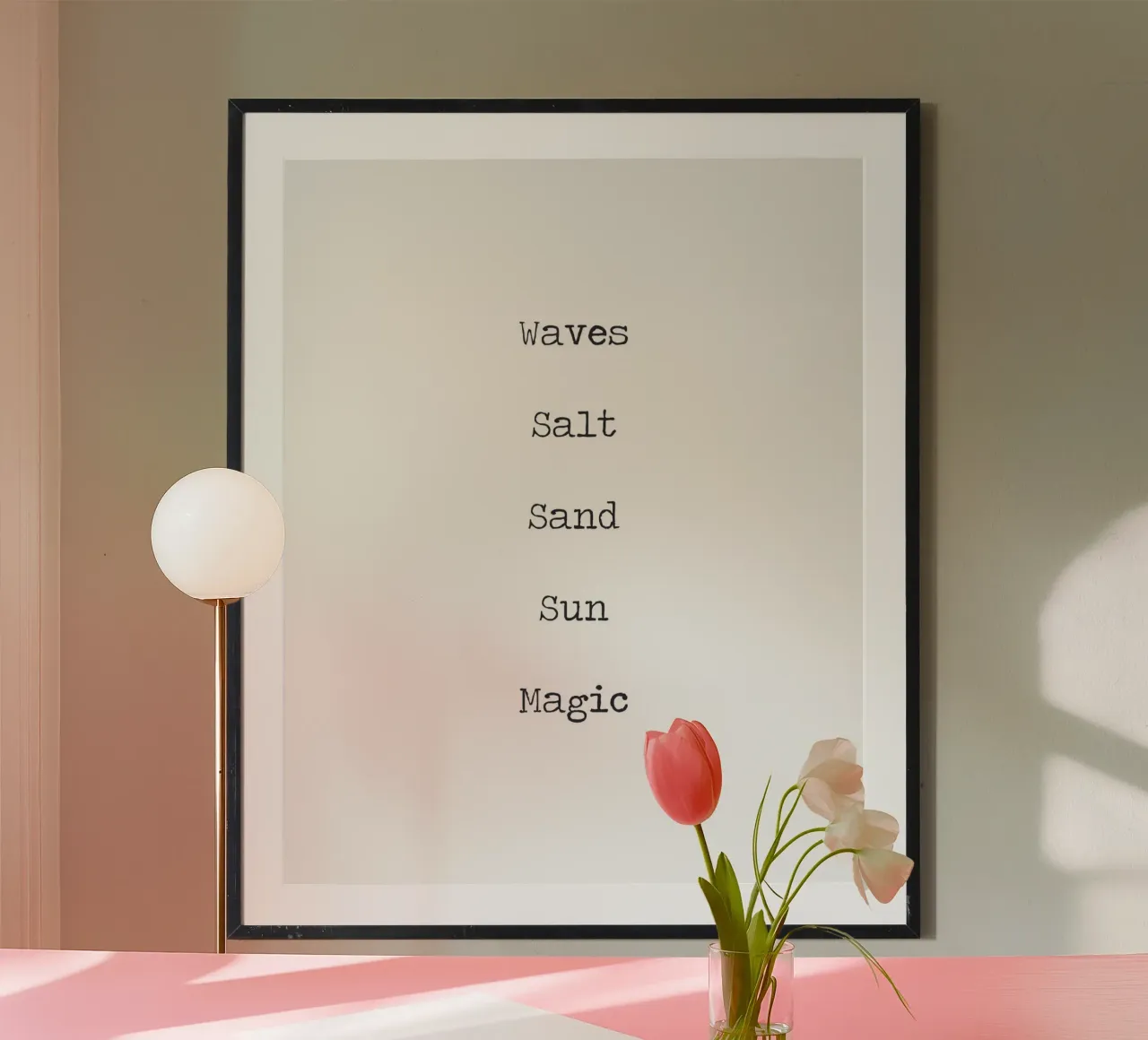Onde Sale Sole Sabbia Mare Magia Surf Spiaggia Citazione poster con telaio in legno da Summer Soul Co. - Quotes