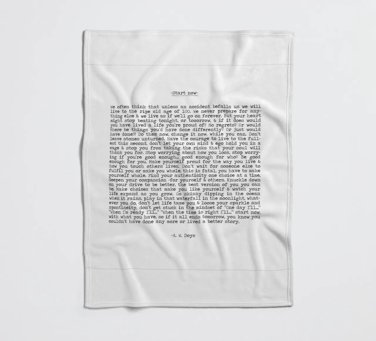 Iniziare ora, vivere il momento, non aspettare, vivere ora Citazione coperta in pile da Summer Soul Co. - Quotes