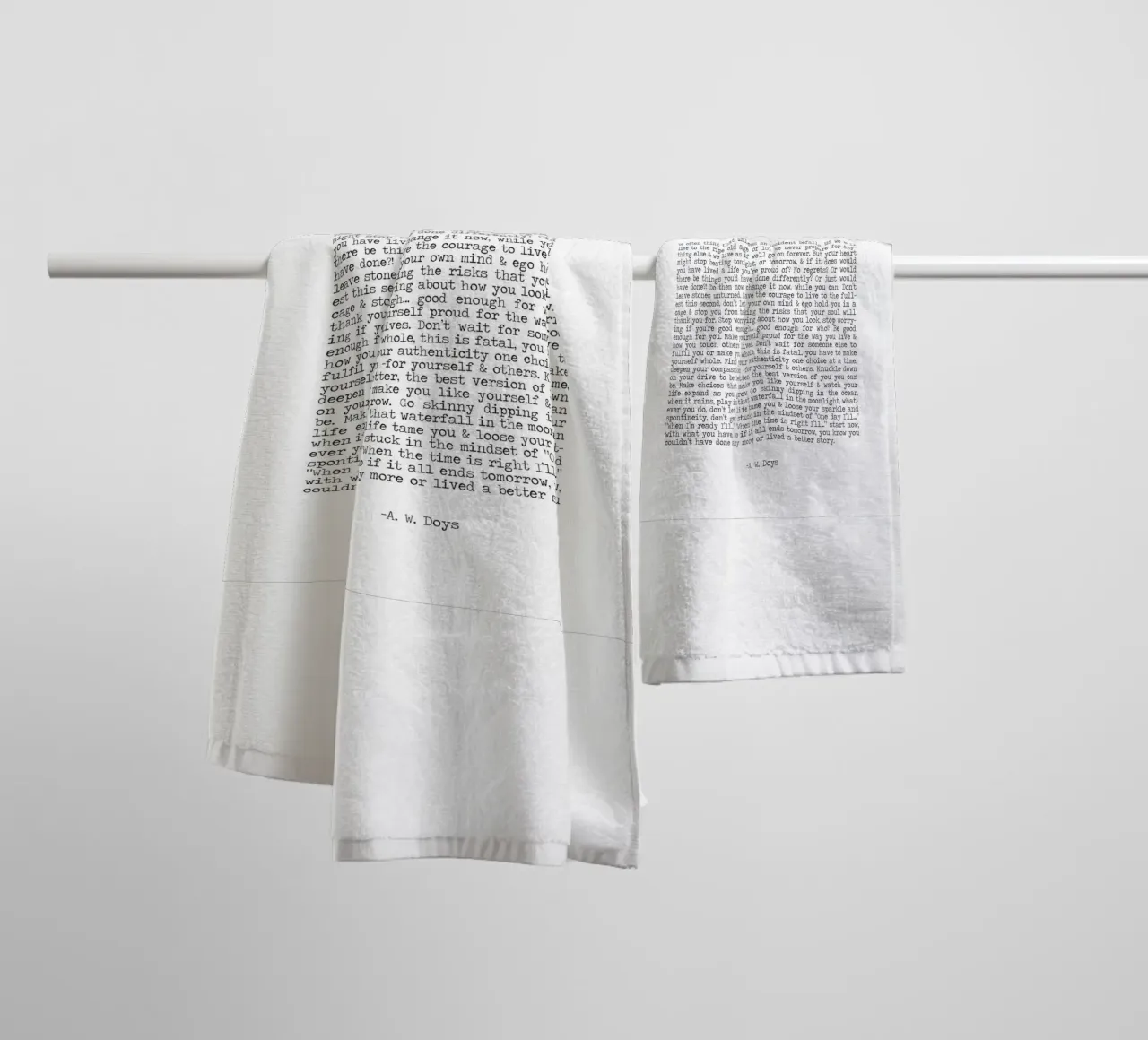 Iniziare ora, vivere il momento, non aspettare, vivere ora Citazione asciugamano da bagno da Summer Soul Co. - Quotes