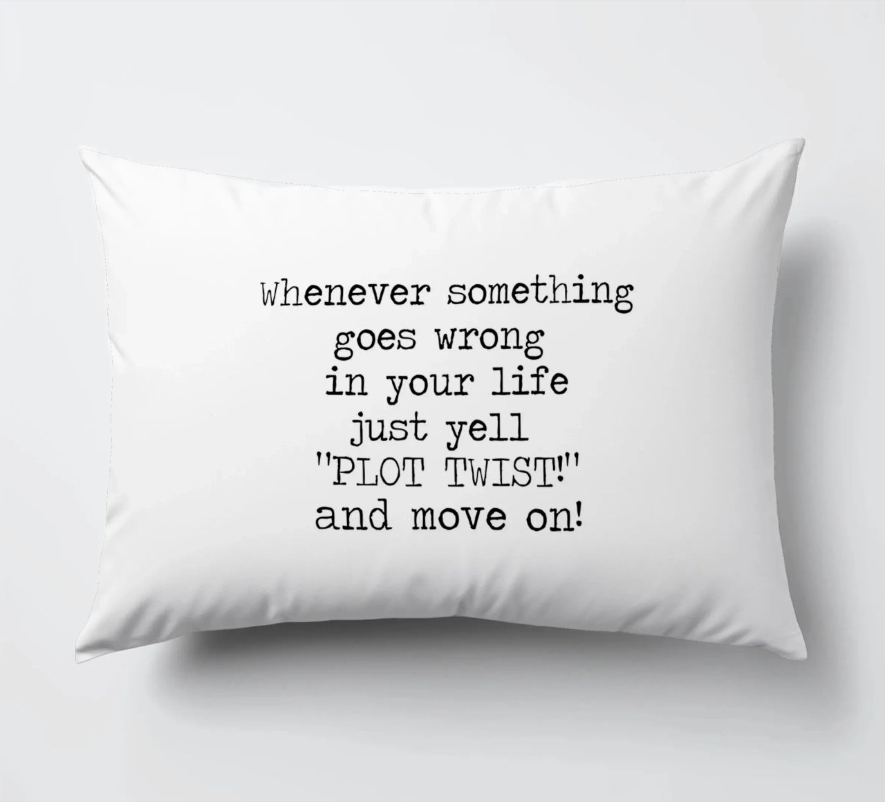 Ogni volta che qualcosa va storto urlate semplicemente colpo di scena! Citazione cuscino da Summer Soul Co. - Quotes
