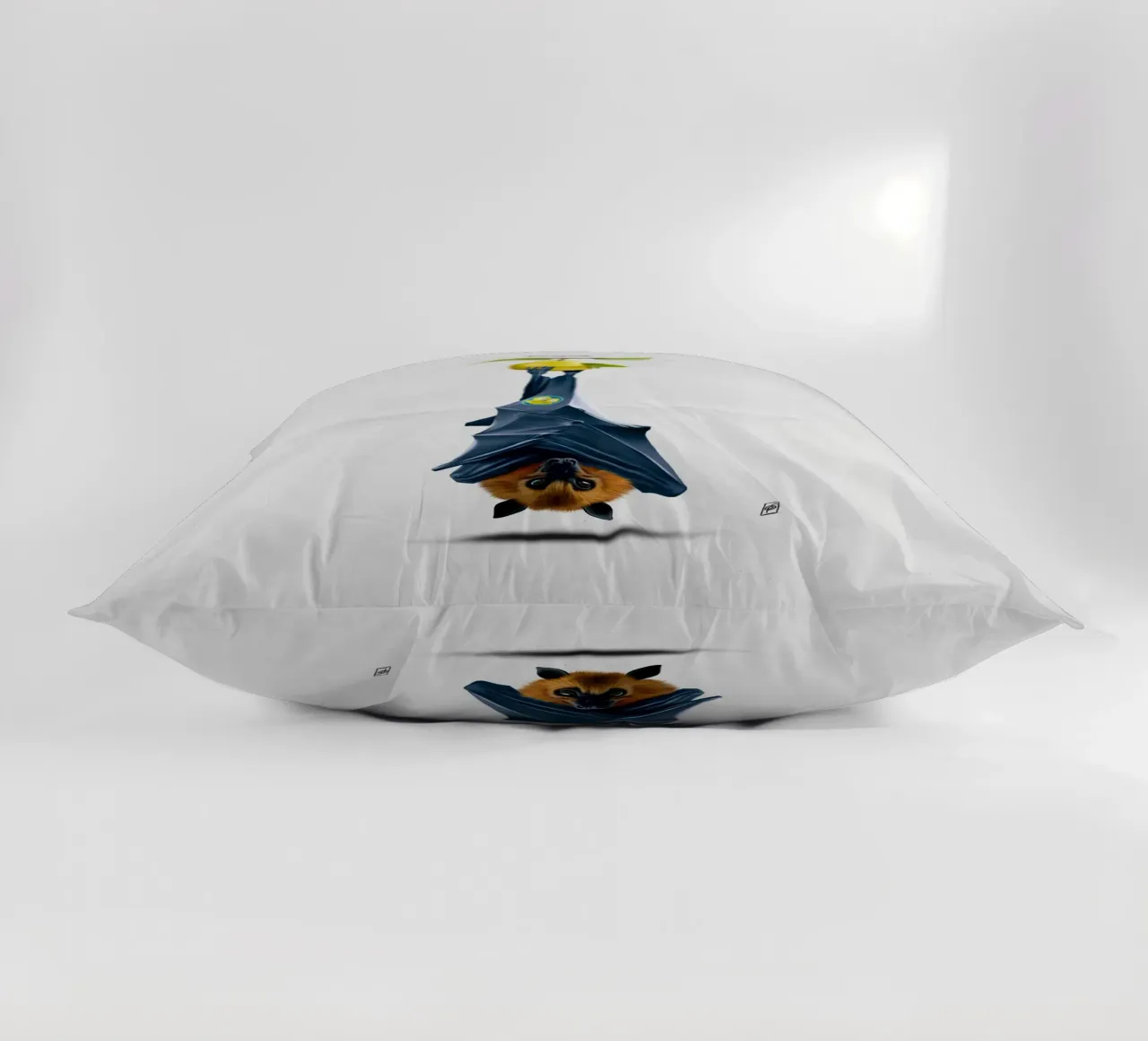 Peared (Wordless) cuscino da Rob Art | Illustration