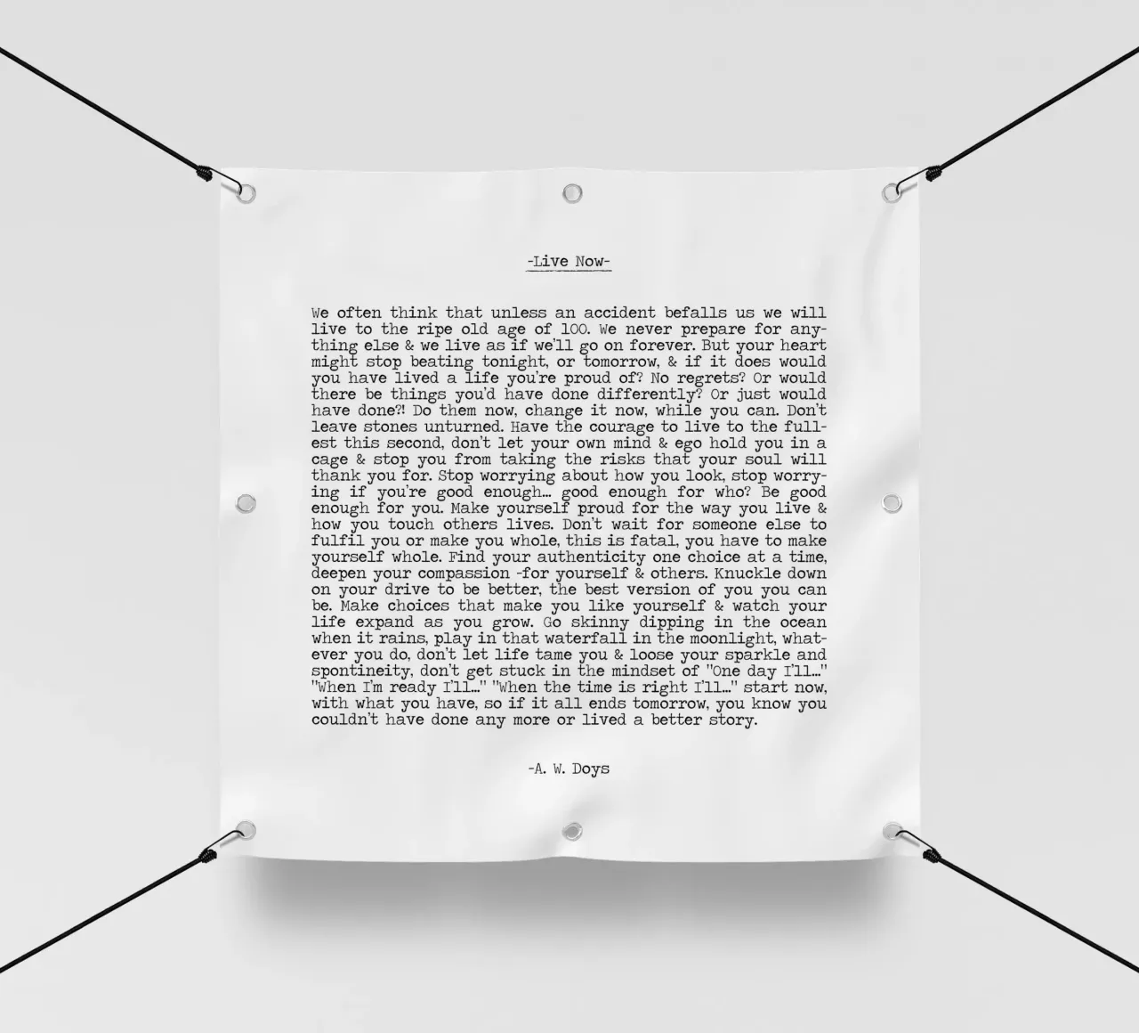 Live Now A W Doys citazione minimalista in bianco e nero telo in pvc da Summer Soul Co. - Quotes