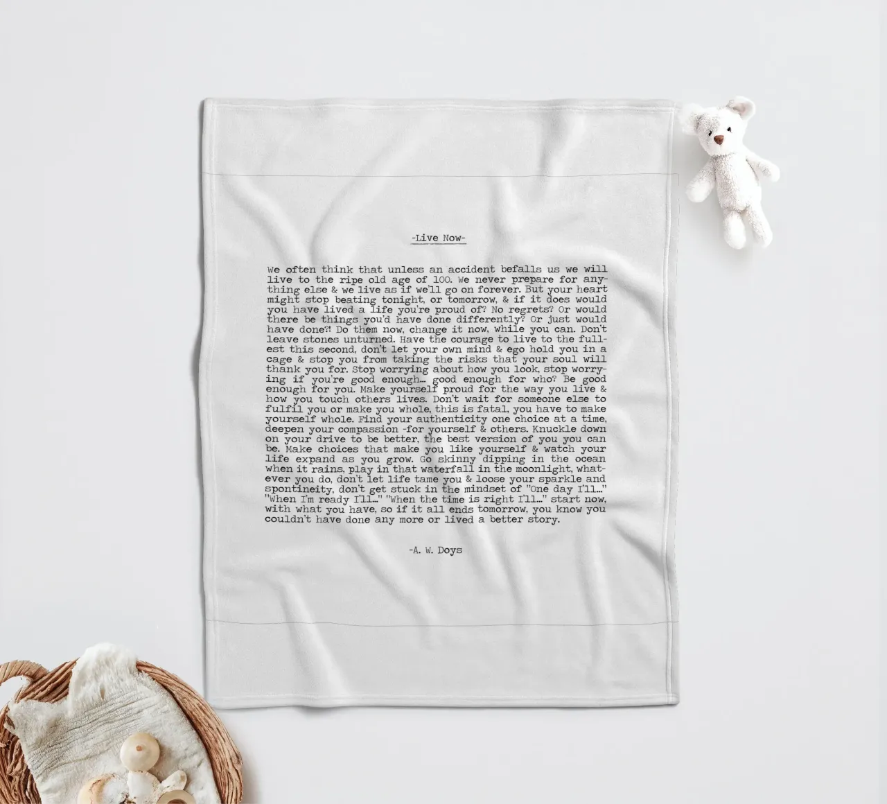 Live Now A W Doys citation minimaliste en noir et blanc plaid polaire de Summer Soul Co. - Quotes