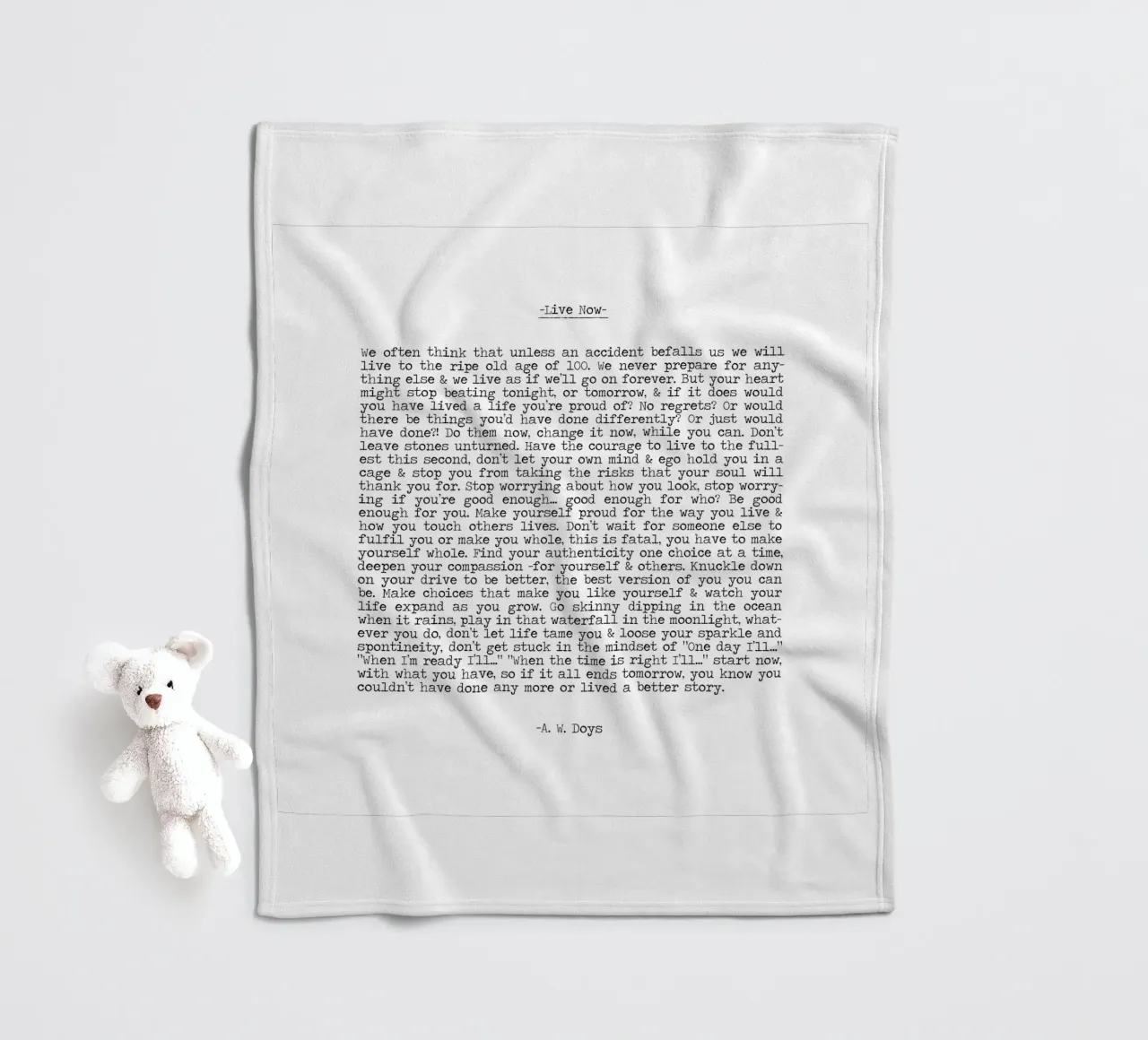 Live Now A W Doys citation minimaliste en noir et blanc plaid polaire de Summer Soul Co. - Quotes