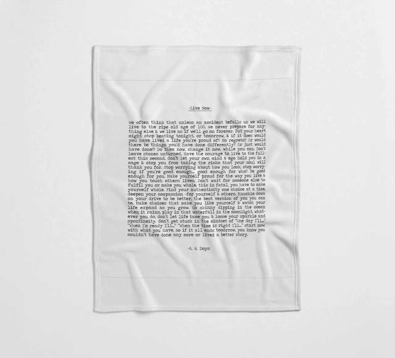 Live Now A W Doys citation minimaliste en noir et blanc plaid polaire de Summer Soul Co. - Quotes