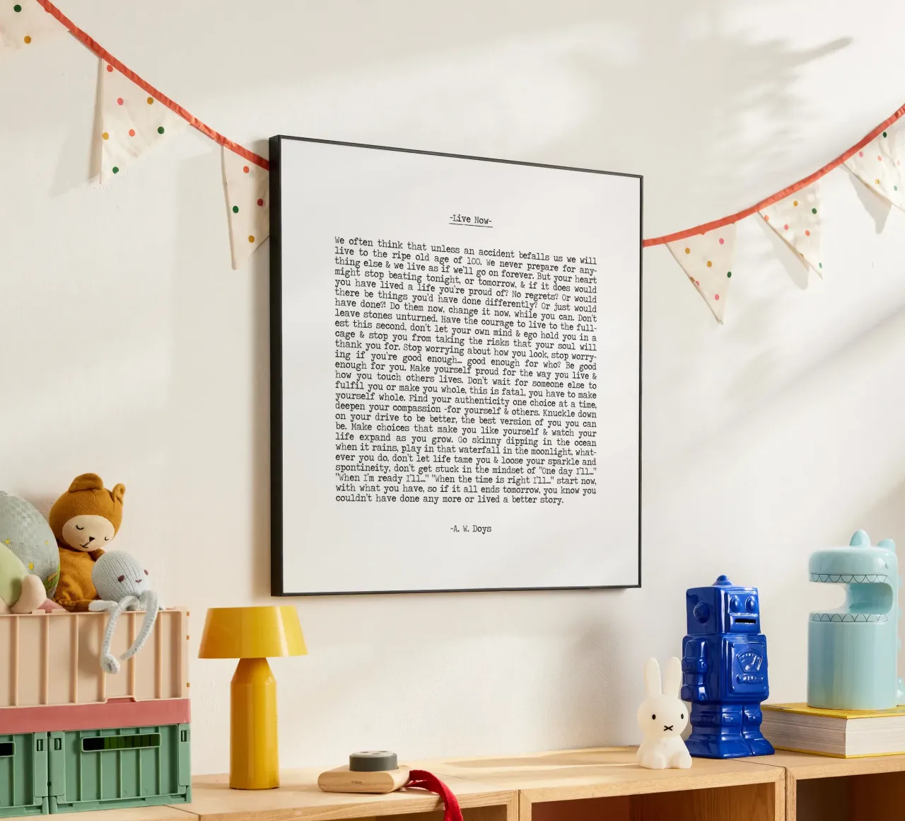 Live Now A W Doys citazione minimalista in bianco e nero alluminio dibond da Summer Soul Co. - Quotes