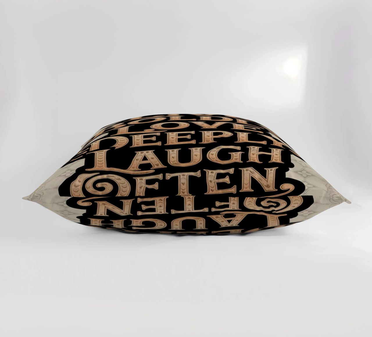 VIVERE CON CORAGGIO, AMARE PROFONDAMENTE, RIDERE SPESSO. cuscino da logic