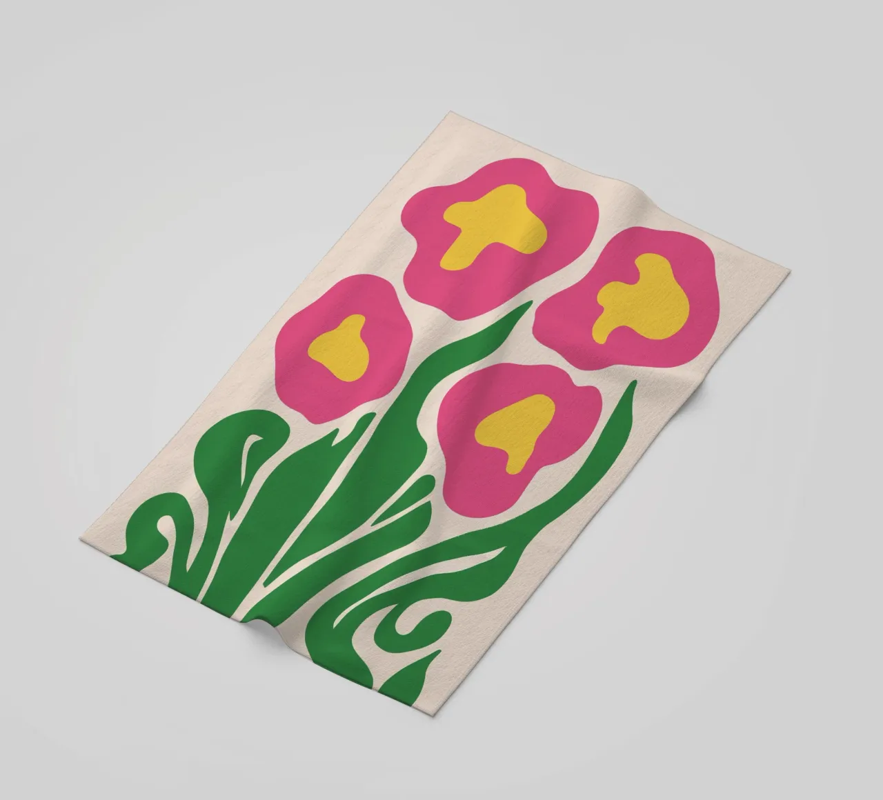Speels roze gebakken ei en bloemstilleven strandhanddoek van Autofocus