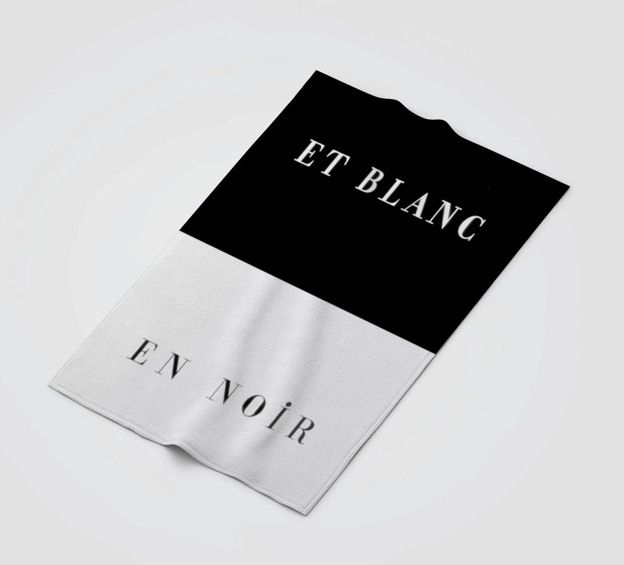 Et blanc en noir coperta in pile da Danny Ivan