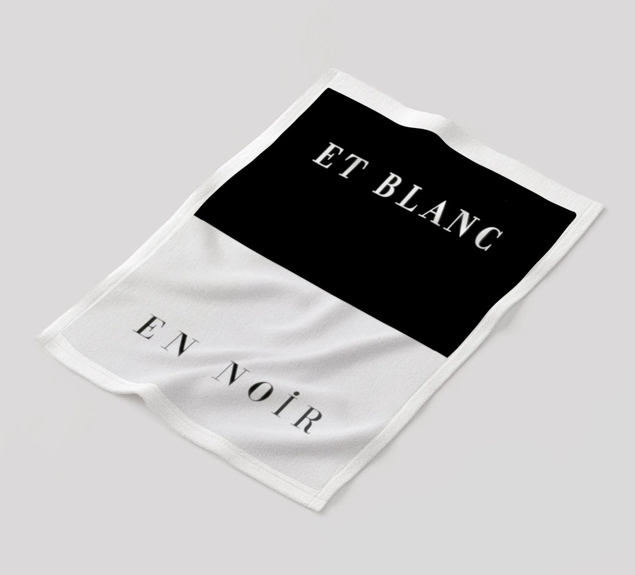 Et blanc en noir coperta in pile da Danny Ivan