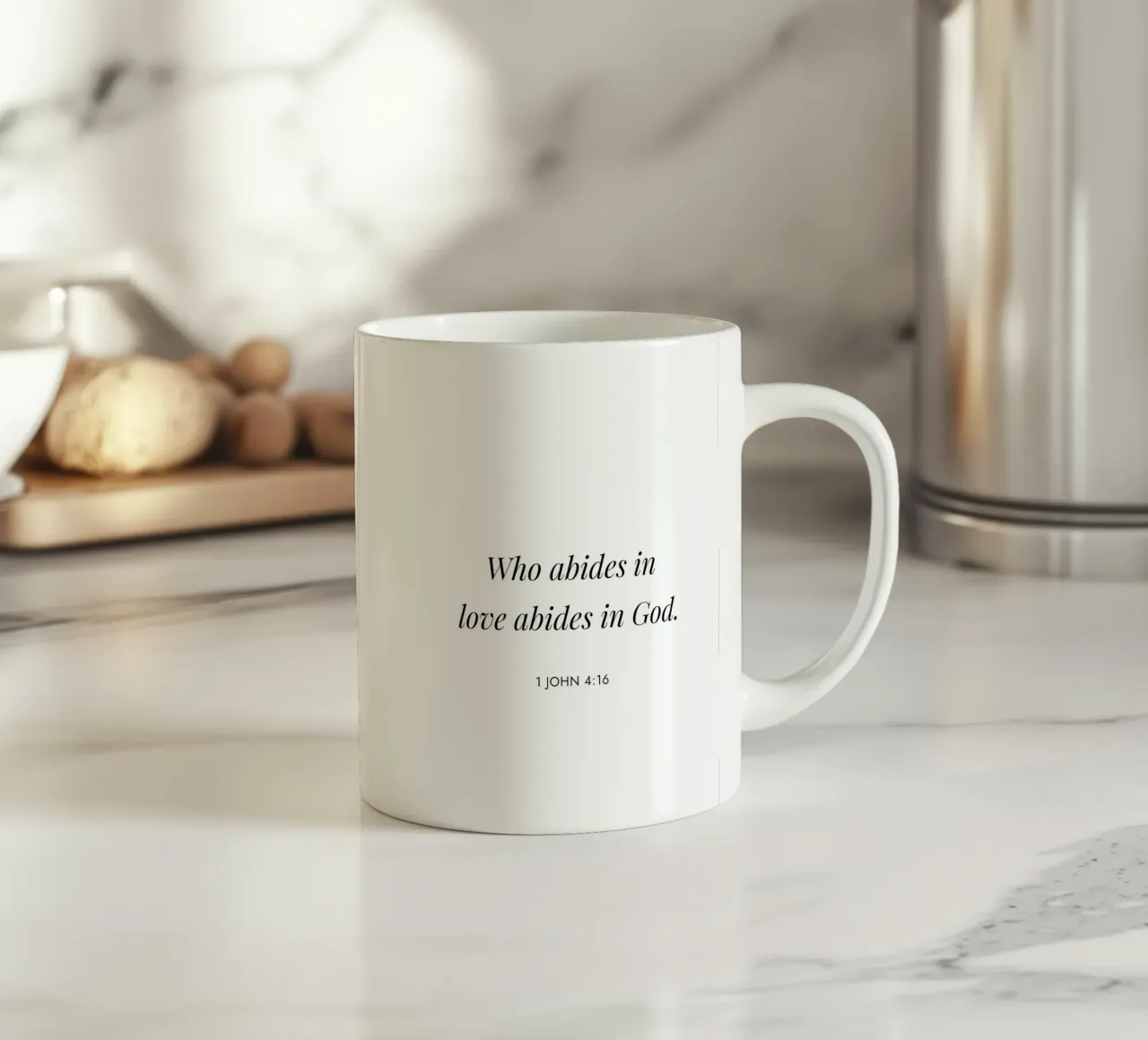 Wer in der Liebe bleibt, bleibt in Gott Zitat Keramik Tasse von Paigaam Studio