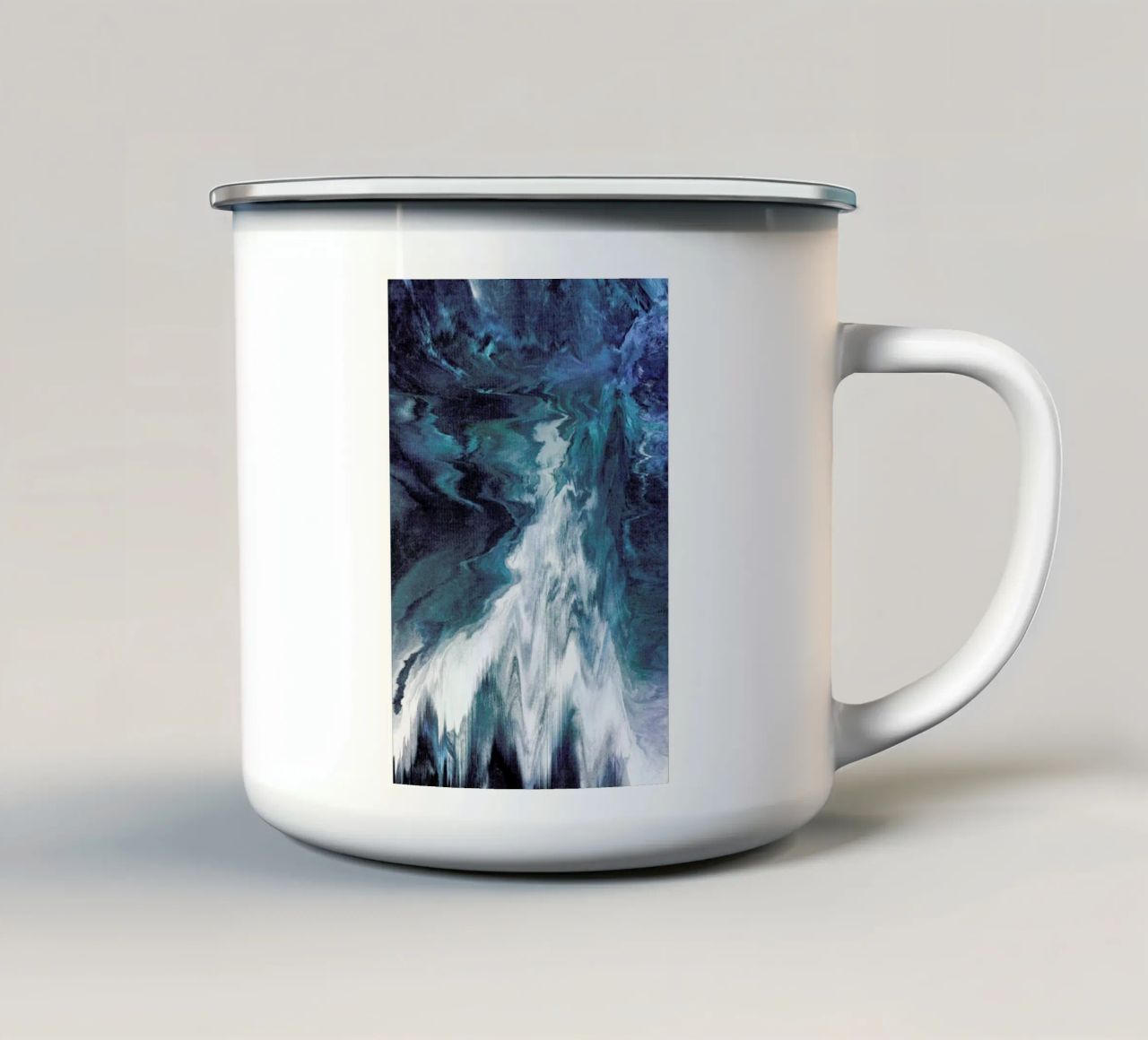Impalpable tazza in smalto da Adam Priester