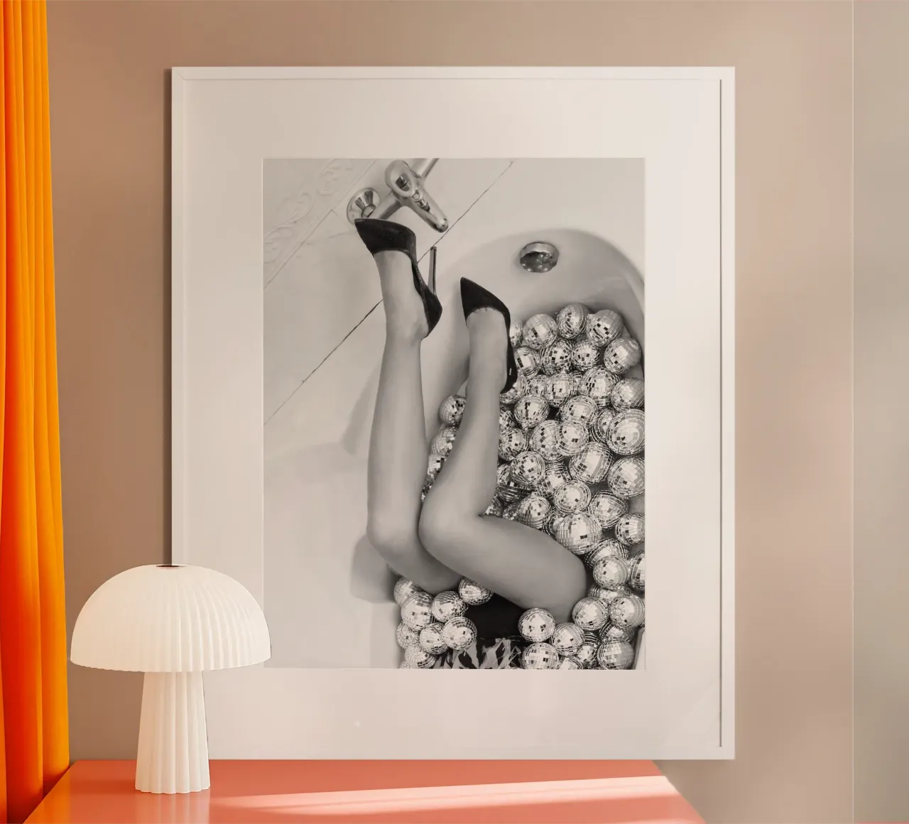 Weibliche Disco-Beine Poster von Dagmar Pels