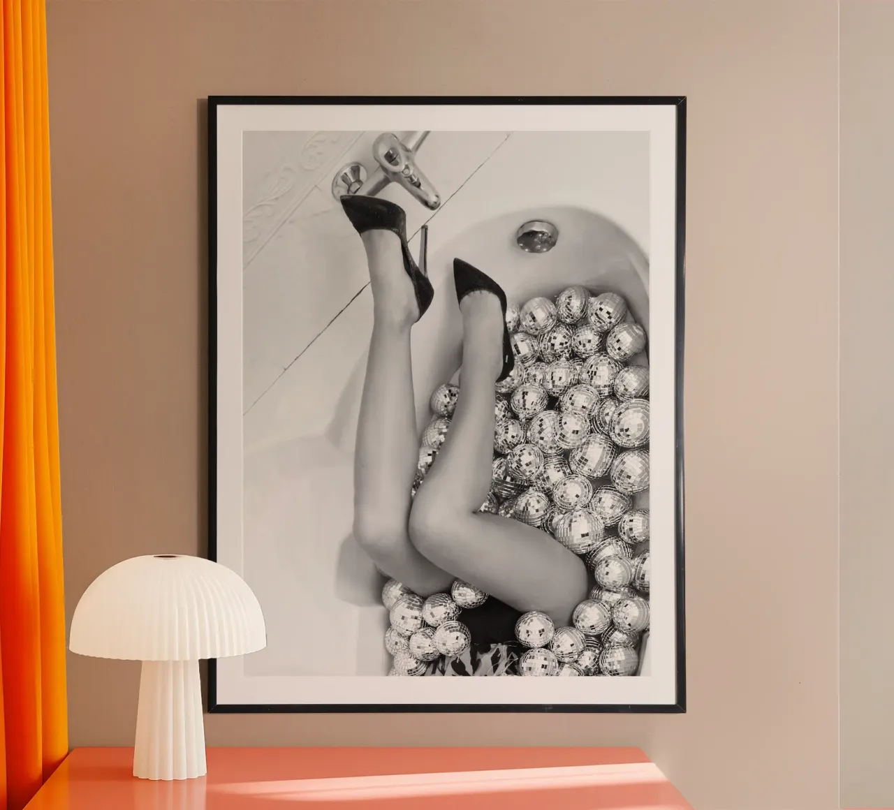 Weibliche Disco-Beine Poster von Dagmar Pels