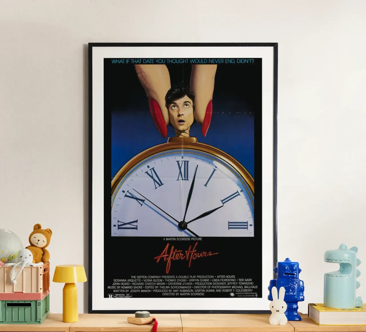 After Hours Movie poster con telaio in alluminio da Attaboy Dsgn