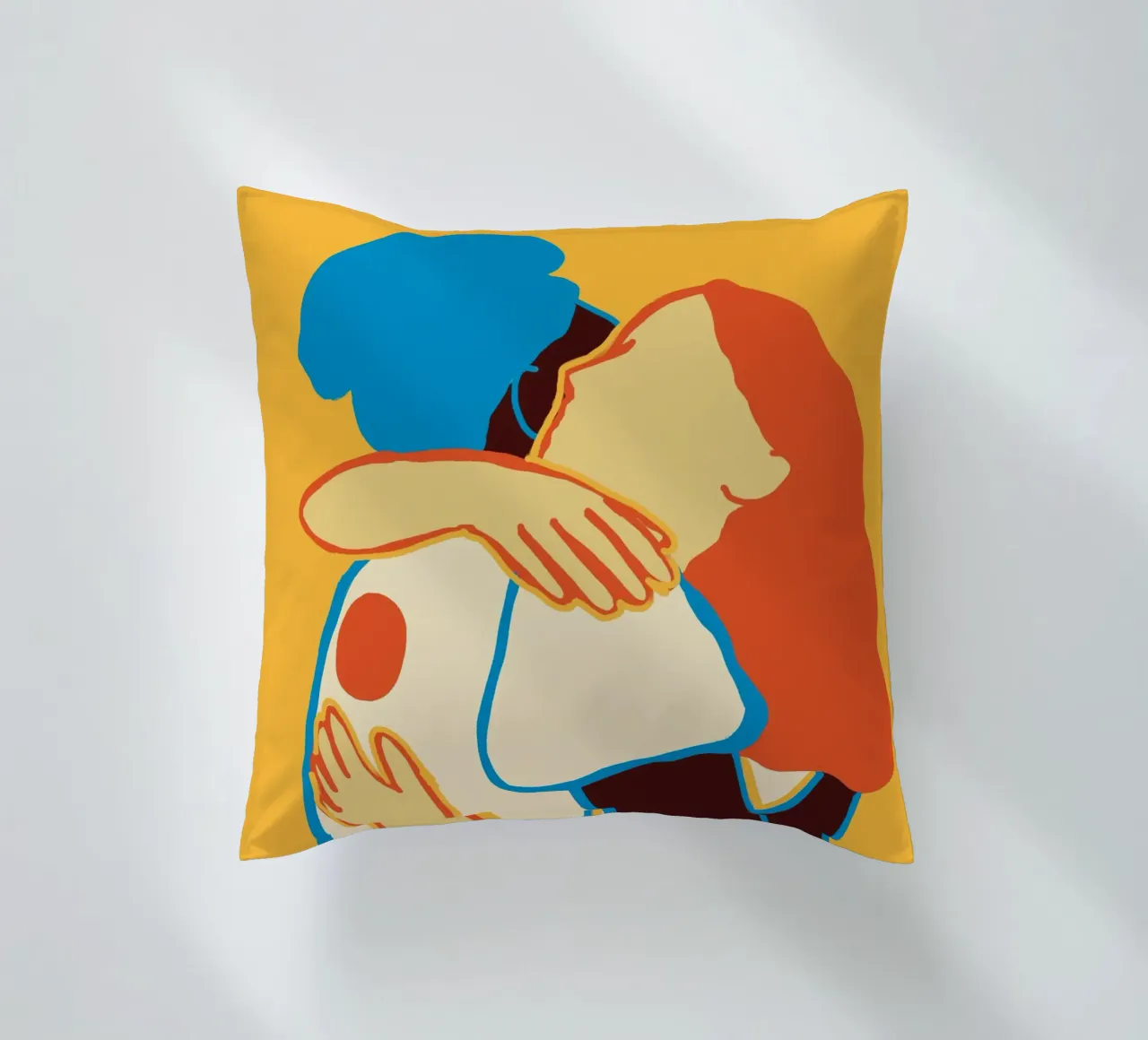 L'abbraccio colorato di due donne cuscino da tainah negreiros