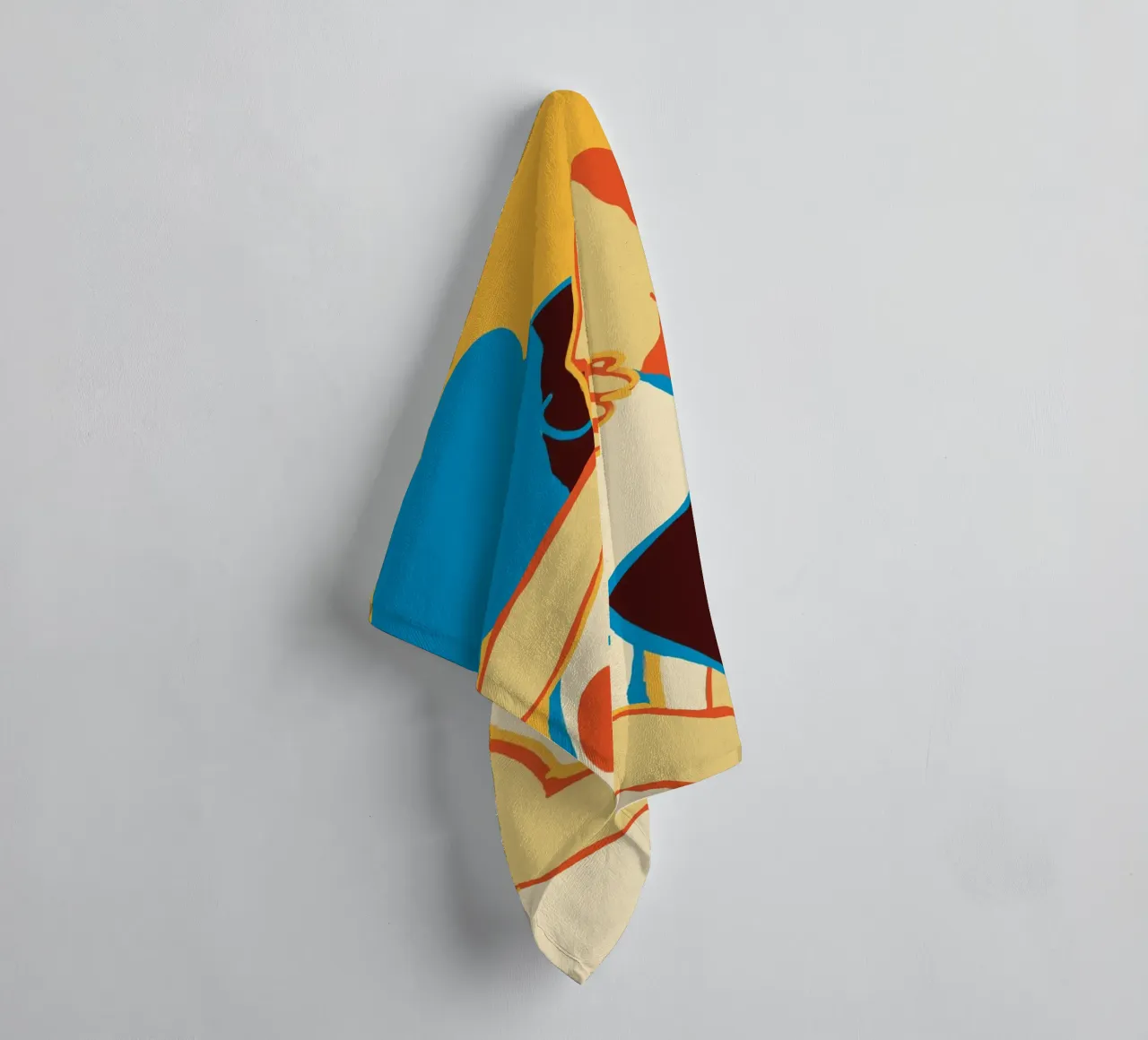 L'abbraccio colorato di due donne asciugamano da bagno da tainah negreiros