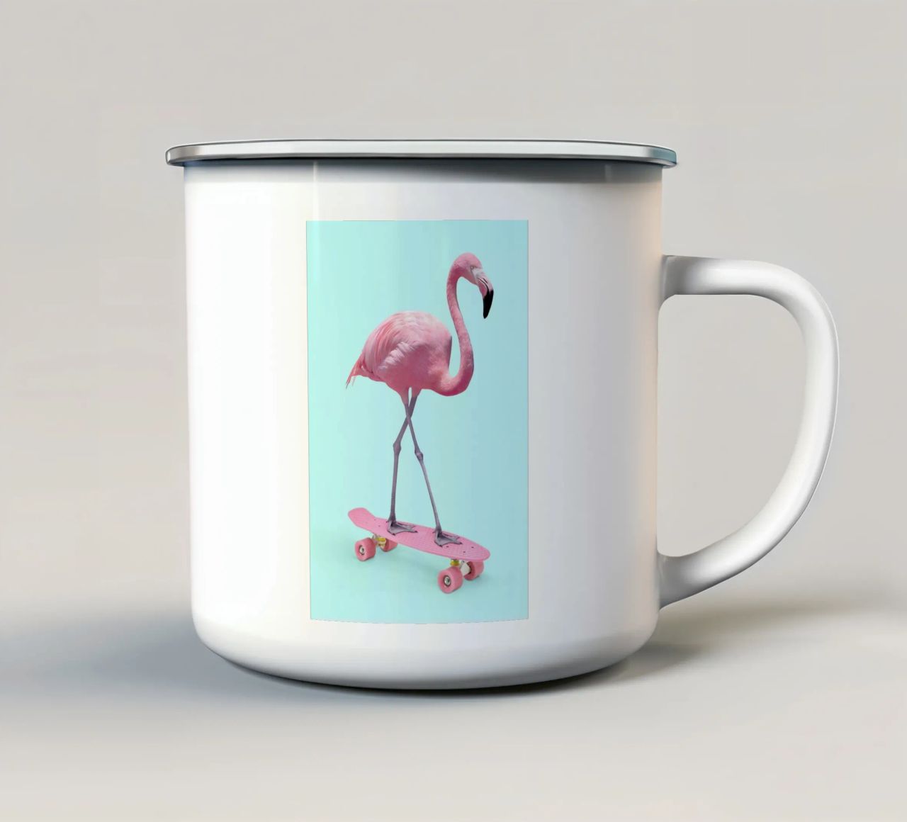 Skate Flamingo tazza in smalto da Paul Fuentes Design