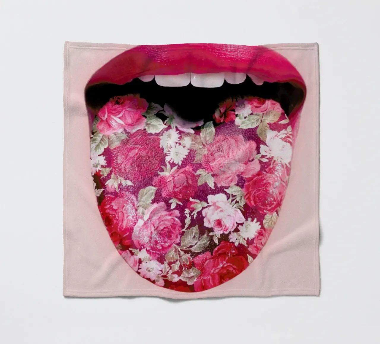 Floral Tongue coperta in pile da Paul Fuentes Design