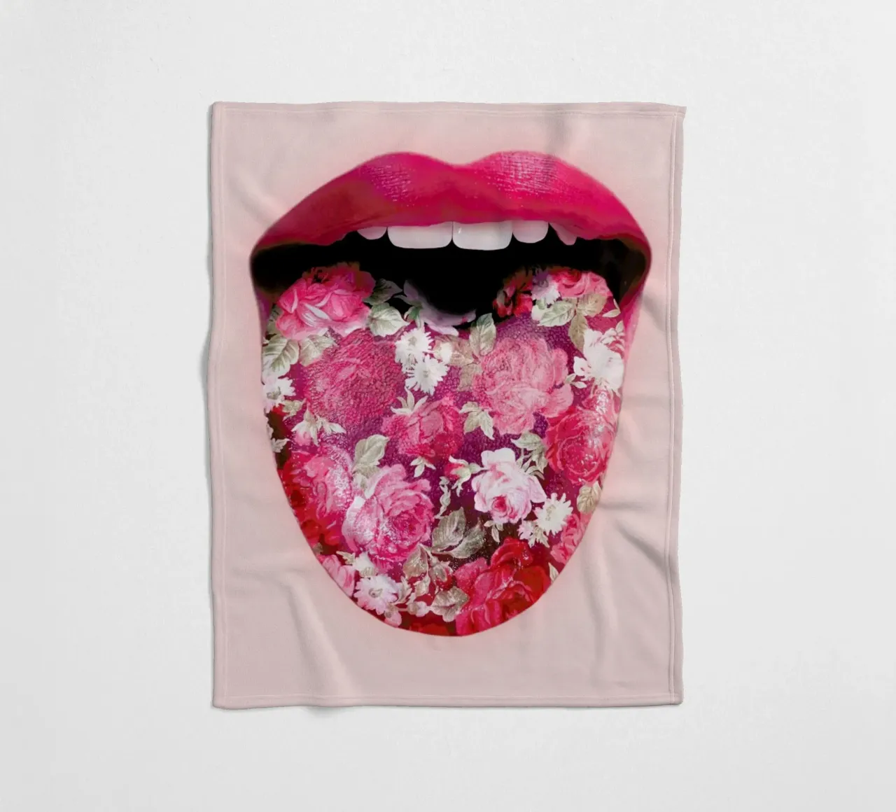 Floral Tongue coperta in pile da Paul Fuentes Design