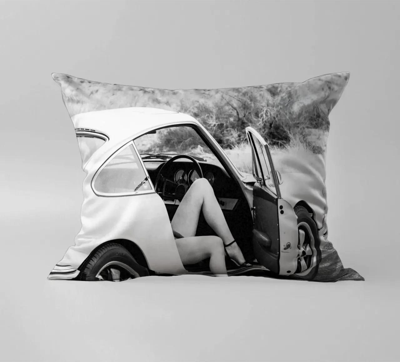 Heels And Wheels cuscino da Dagmar Pels