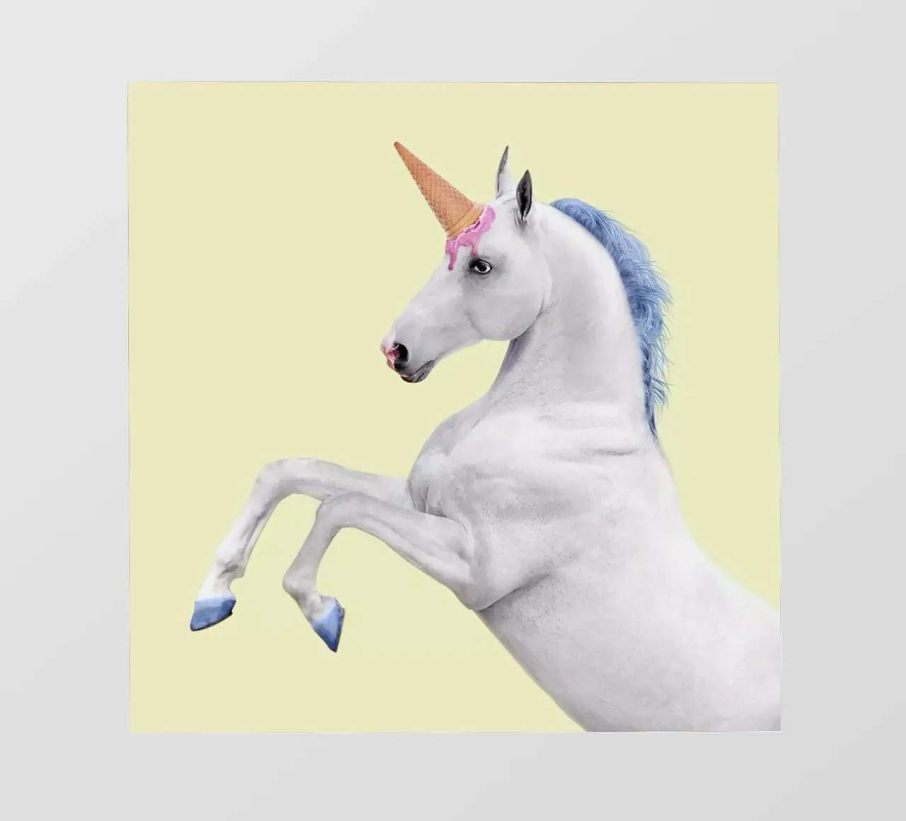 Ice Cream Unicorn telo in pvc da Paul Fuentes Design