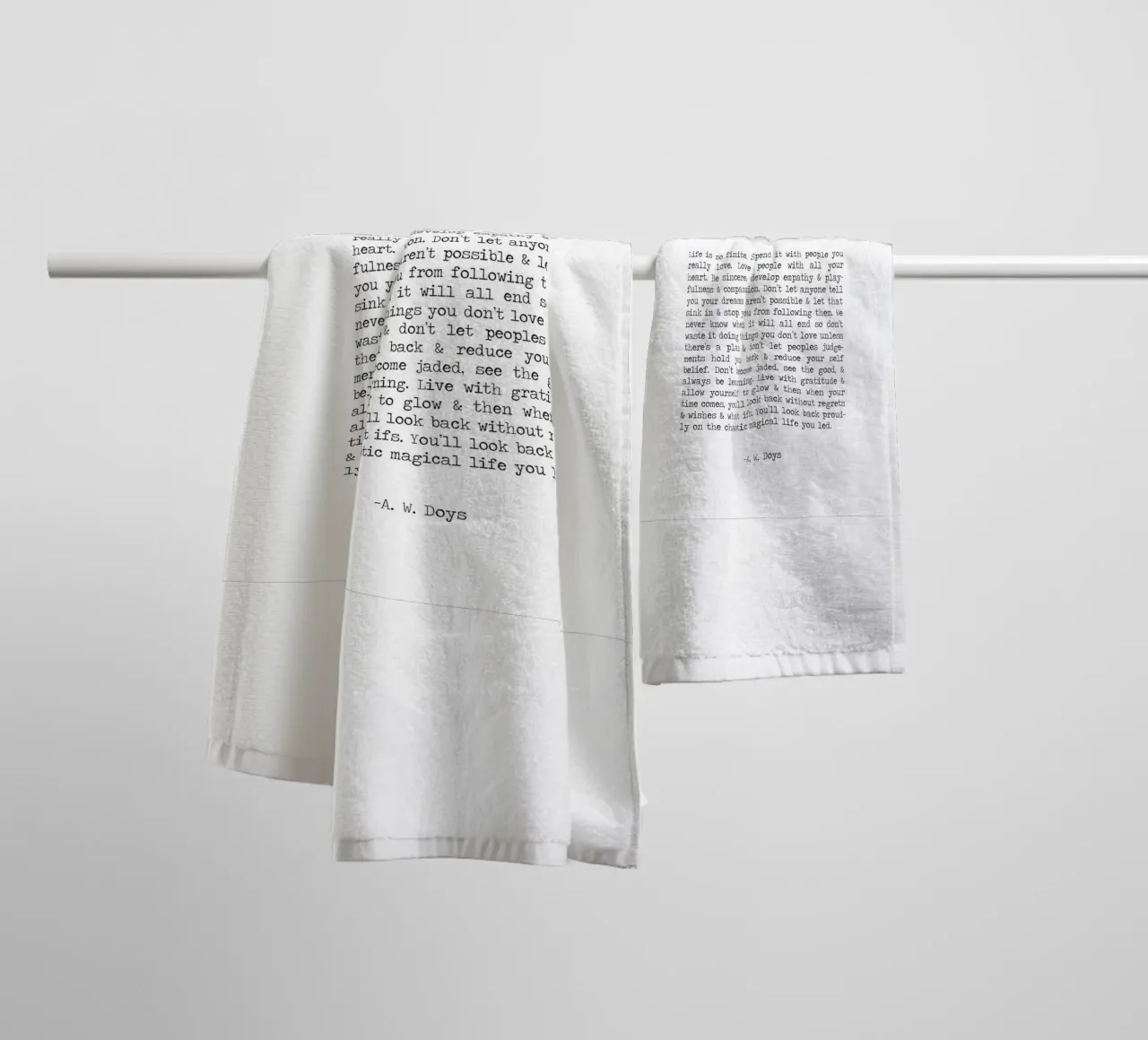 Lebe Lache Liebe Lang A. W. Doys Schreibmaschine Typografie Zitat Handtuch von Summer Soul Co. - Quotes
