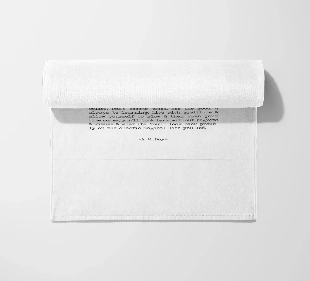 Lebe Lache Liebe Lang A. W. Doys Schreibmaschine Typografie Zitat Strandtuch von Summer Soul Co. - Quotes